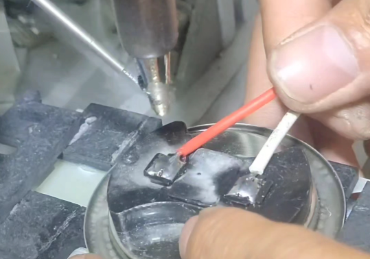 音響喇叭含銀錫絲焊錫效果 音響喇叭含銀錫絲焊錫效果